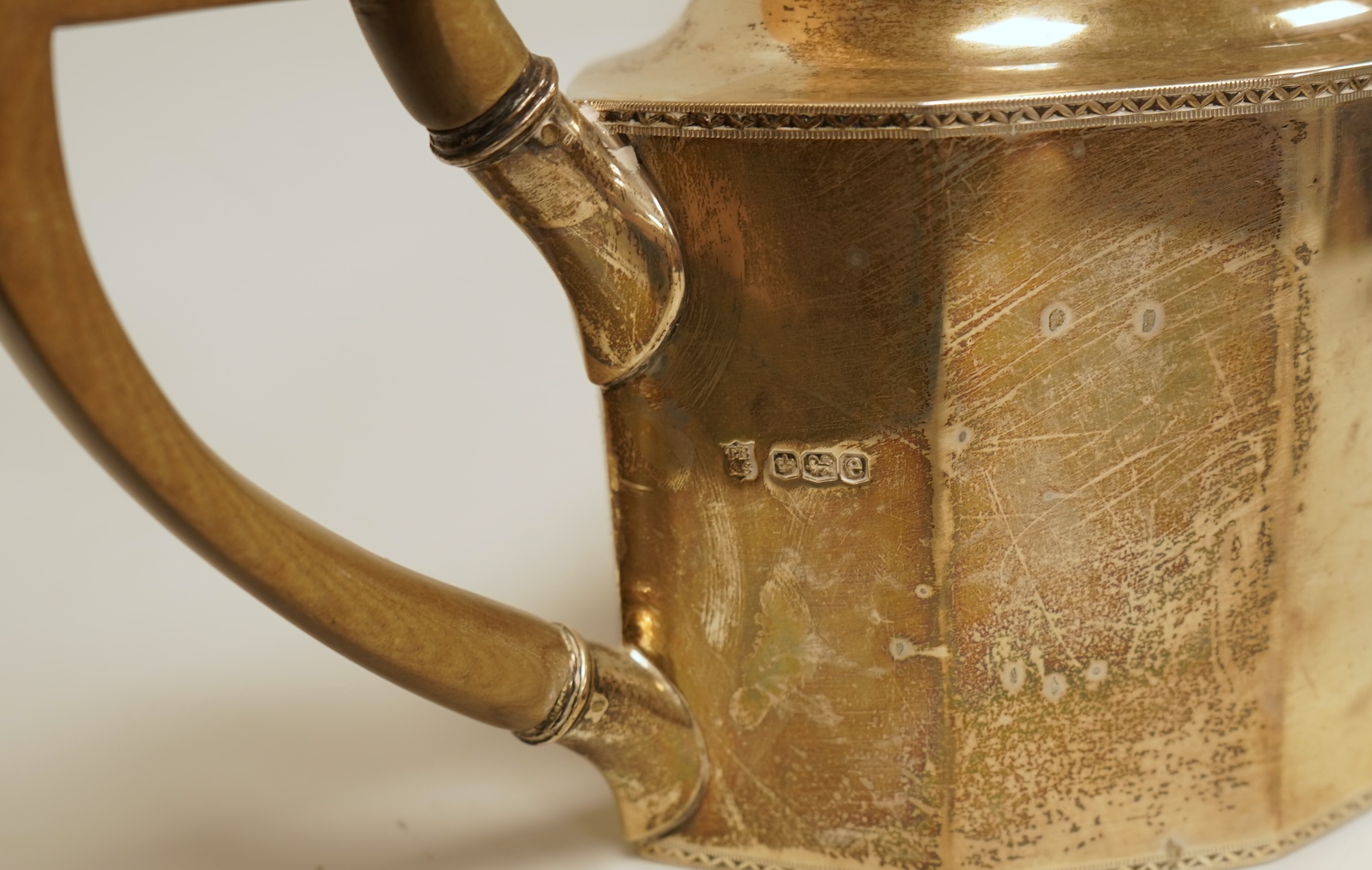 A George V silver decagonal teapot, by Thomas Bradbury & Sons, Sheffield, 1922, gross weight 18.1oz.
